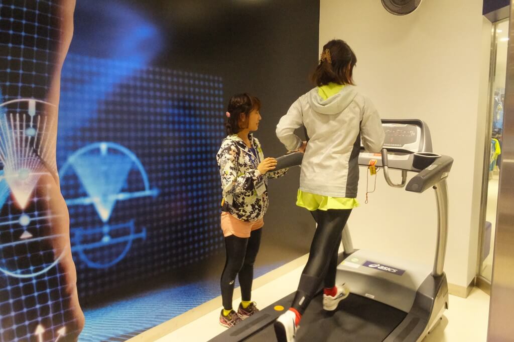 出典:http://www2.asics.co.jp/running/store/blog/2014/04/foot_id.html