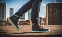 ウォーキングシューズとランニングシューズの違いは?ランニングシューズで歩くのはダメ?