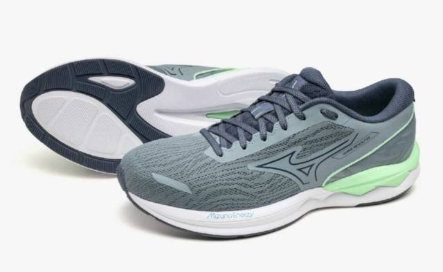 ミズノ ウエーブリボルト3