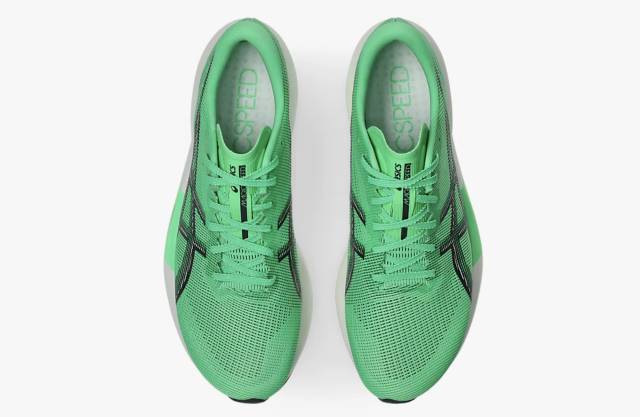 メタスピードシリーズと同じレーシングラストを採用したマジックスピード5