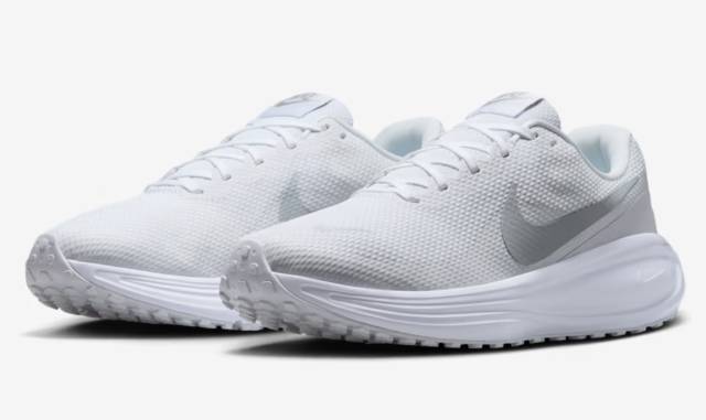  ナイキ レボリューション8