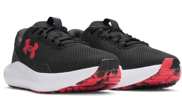 アンダーアーマー UAチャージドサージ4