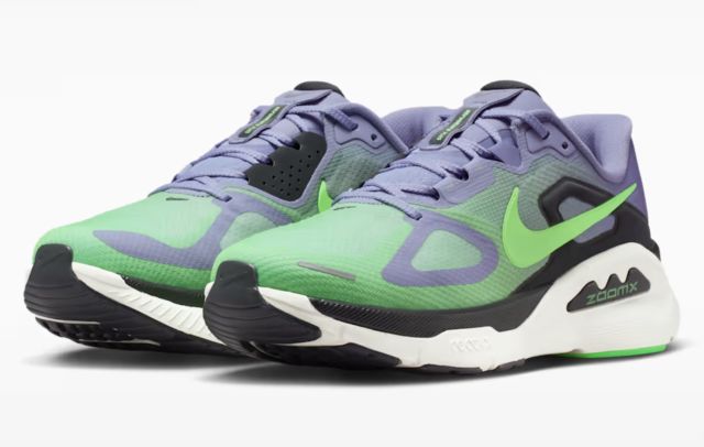 ナイキ ストラクチャープラス