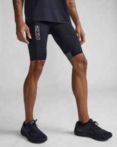 2XU ライトスピードリアアクトコンプレッションショート（メンズ）
