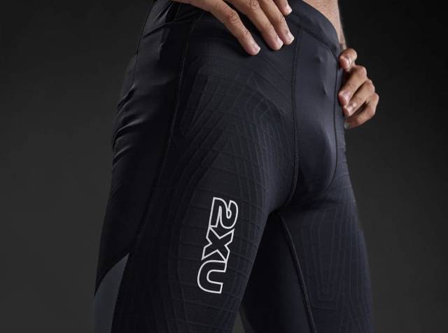 2XU ライトスピードリアアクトコンプレッションショート